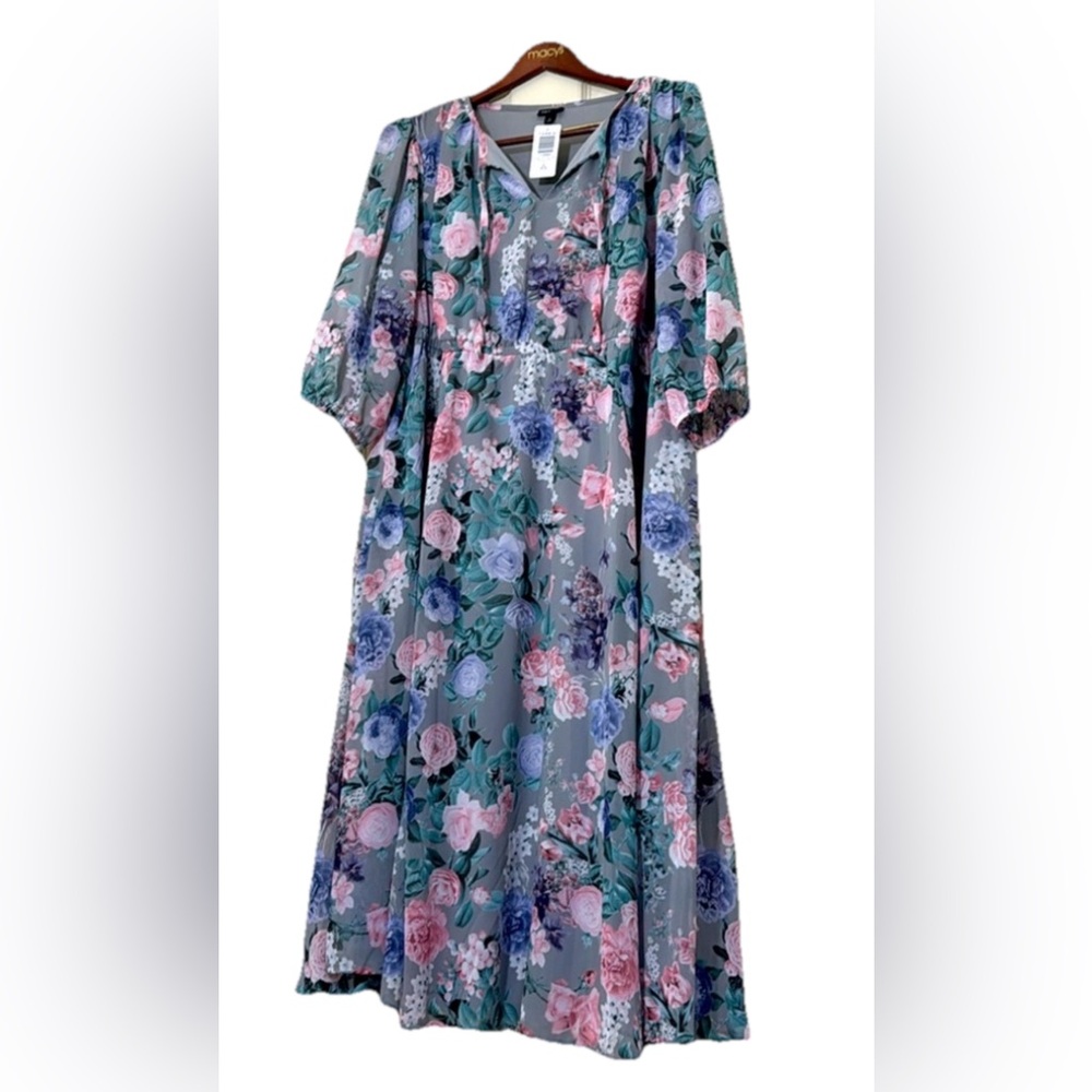 NWT TORRID Gray Floral Maxi Dress Size 2X  Size 18-20